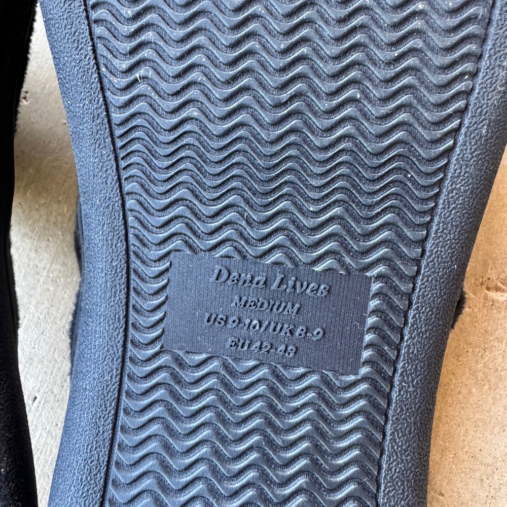 Men's NEW Black Charcoal Gray Velcro Closure Adjustable Width Slippers M 9-10 - Picture 4 of 7